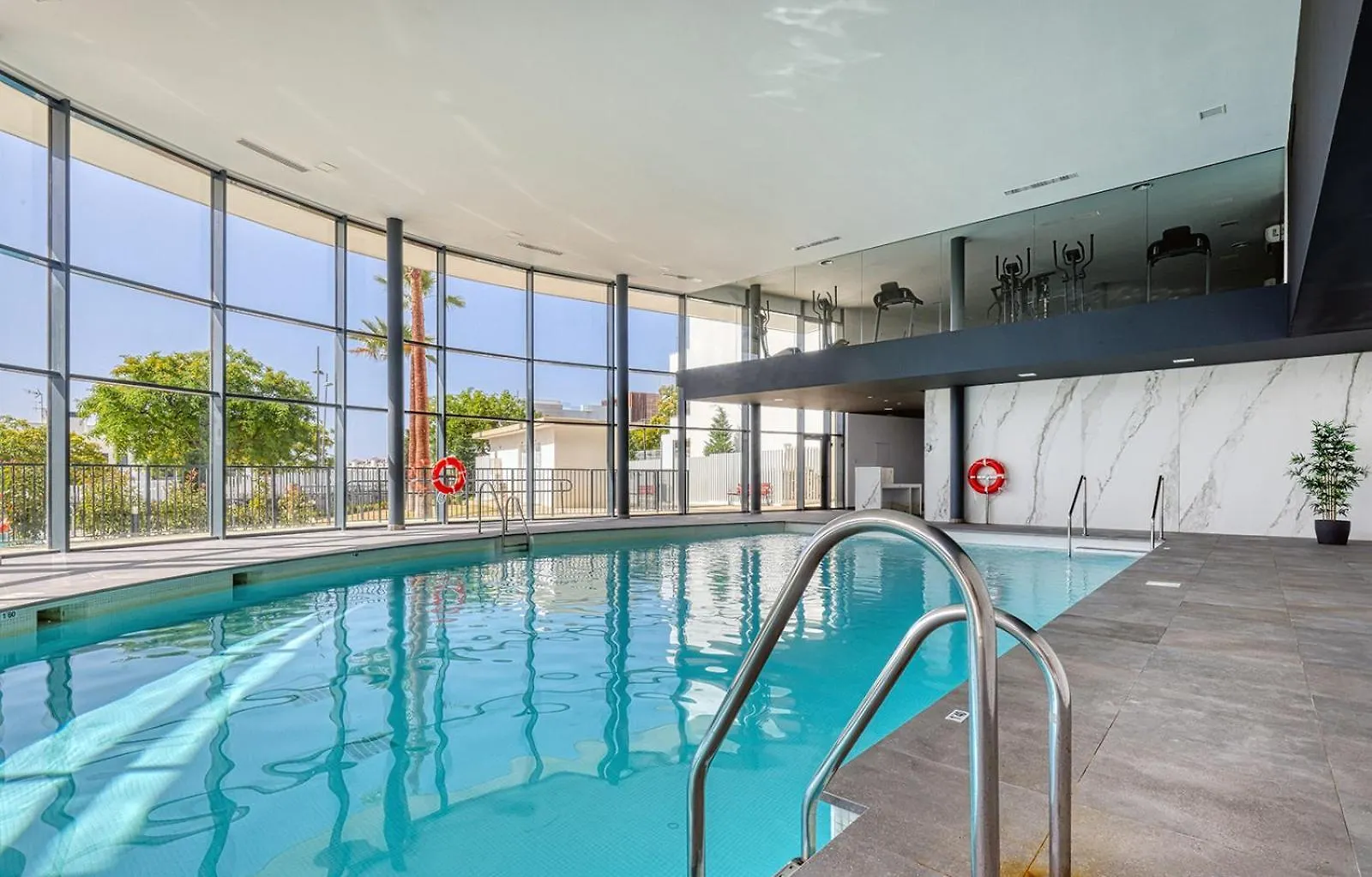 Estepona Place - Spacious Family City Apartment Spain